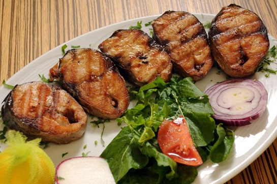 renkli kapak fotoları Fırında Palamut Tarifi Nasıl Yapılır? Malzemeleri ve Yapımı